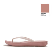 IQUSHION X PANTONE Flip-Flops