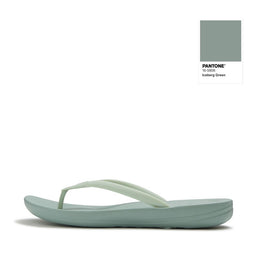 IQUSHION X PANTONE Flip-Flops