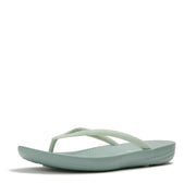 IQUSHION X PANTONE Flip-Flops