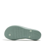 IQUSHION X PANTONE Flip-Flops