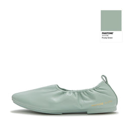 DELICATO X PANTONE Poise Leather Ballerinas