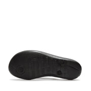 IQUSHION X KEITH HARING Flip-Flops