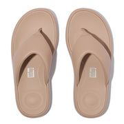 IQUSHION D-Luxe Padded Leather Toe-Post Sandals