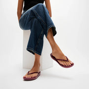 IQUSHION Multi-Crystal Ergonomic Flip-Flops