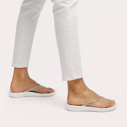 IQUSHION Sparkle Flip-Flops