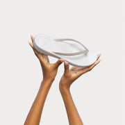 IQUSHION Sparkle Flip-Flops